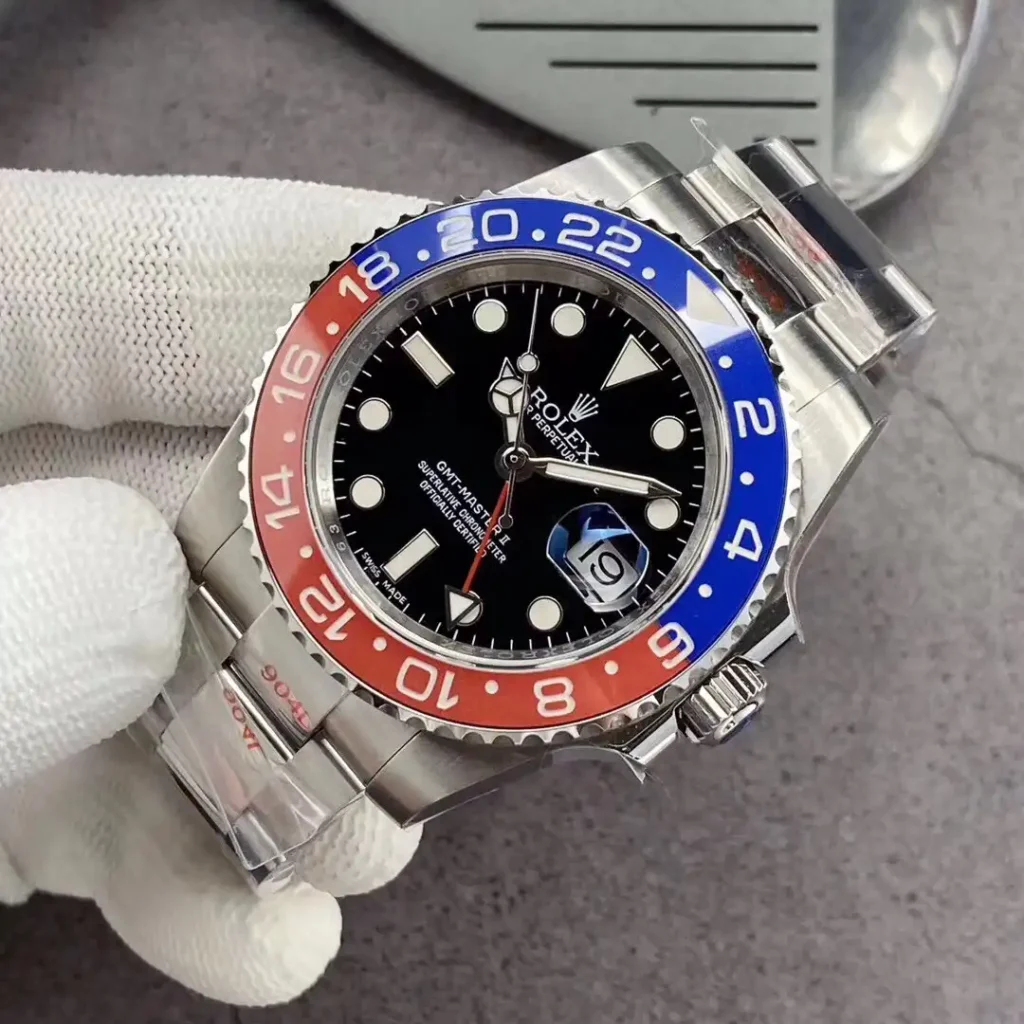 Super Clone Rolex GMT-Master II 126710BLRO “Pepsi” Oyster — bracelet detail