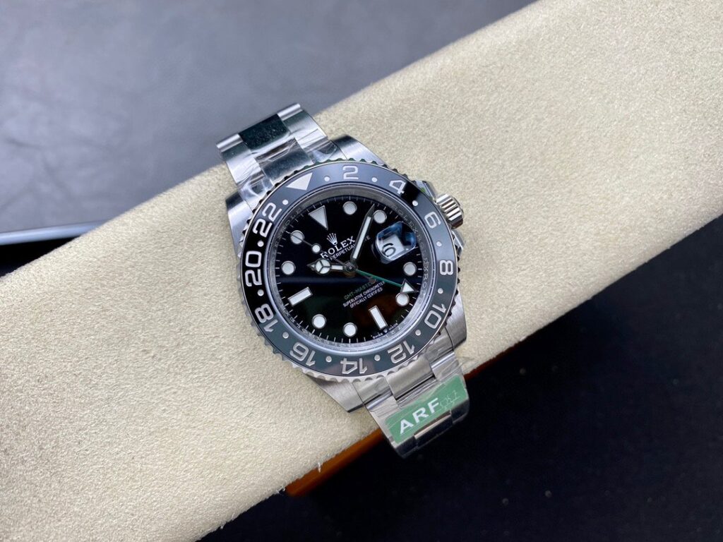 Super Clone Rolex GMT-Master II 126710GRNR “Bruce Wayne” Oyster 2024 — case and bezel