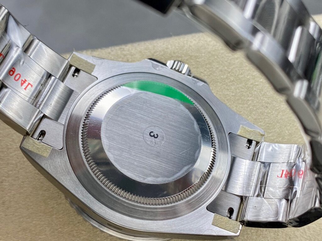 Super Clone Rolex GMT-Master II 126710GRNR “Bruce Wayne” Oyster 2024 — clasp and links