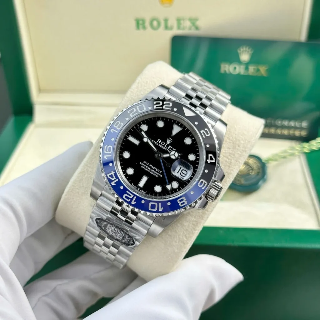 Super Clone Rolex GMT-Master II Black Dial 126710BLNR “Batgirl” — case and bezel