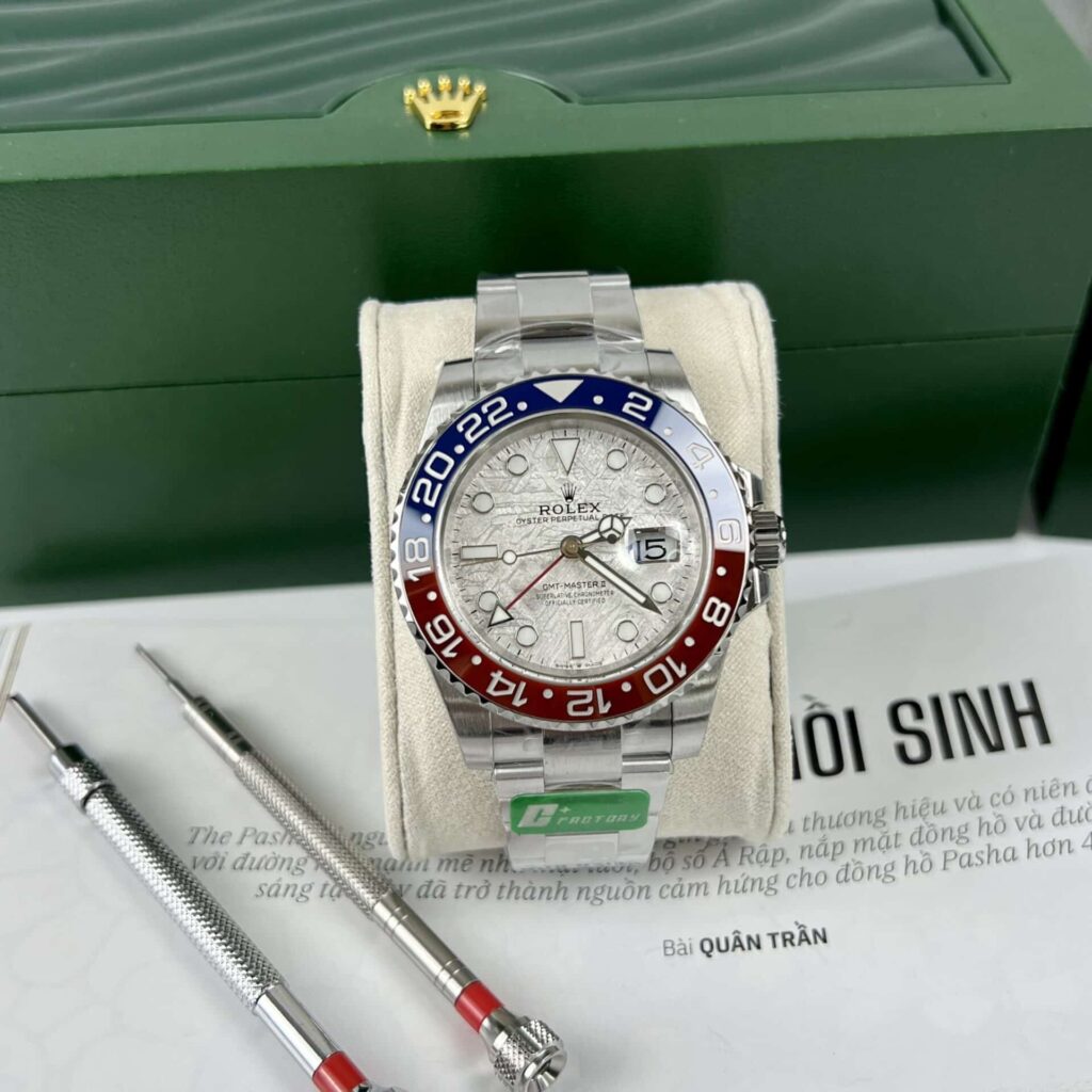 Super Clone Rolex GMT-Master II Meteorite Dial 126719BLRO “Superman” Oyster — dial close-up