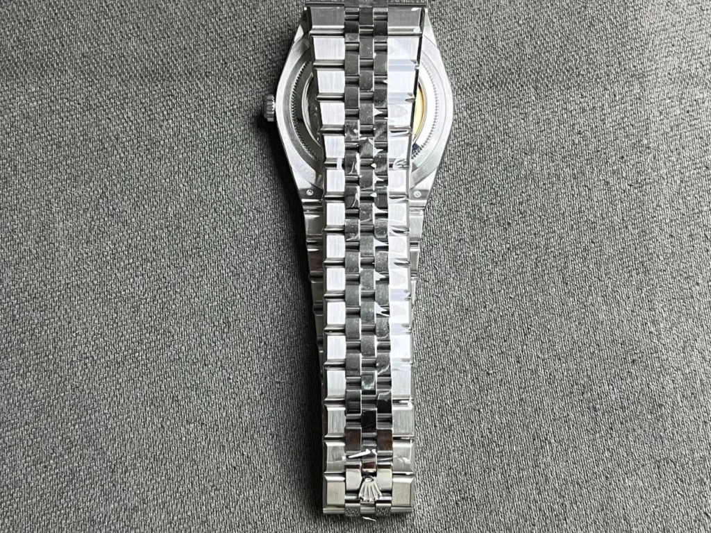 Super Clone Rolex Land-Dweller 40 mm Ice Blue Dial (2025) — case and bezel