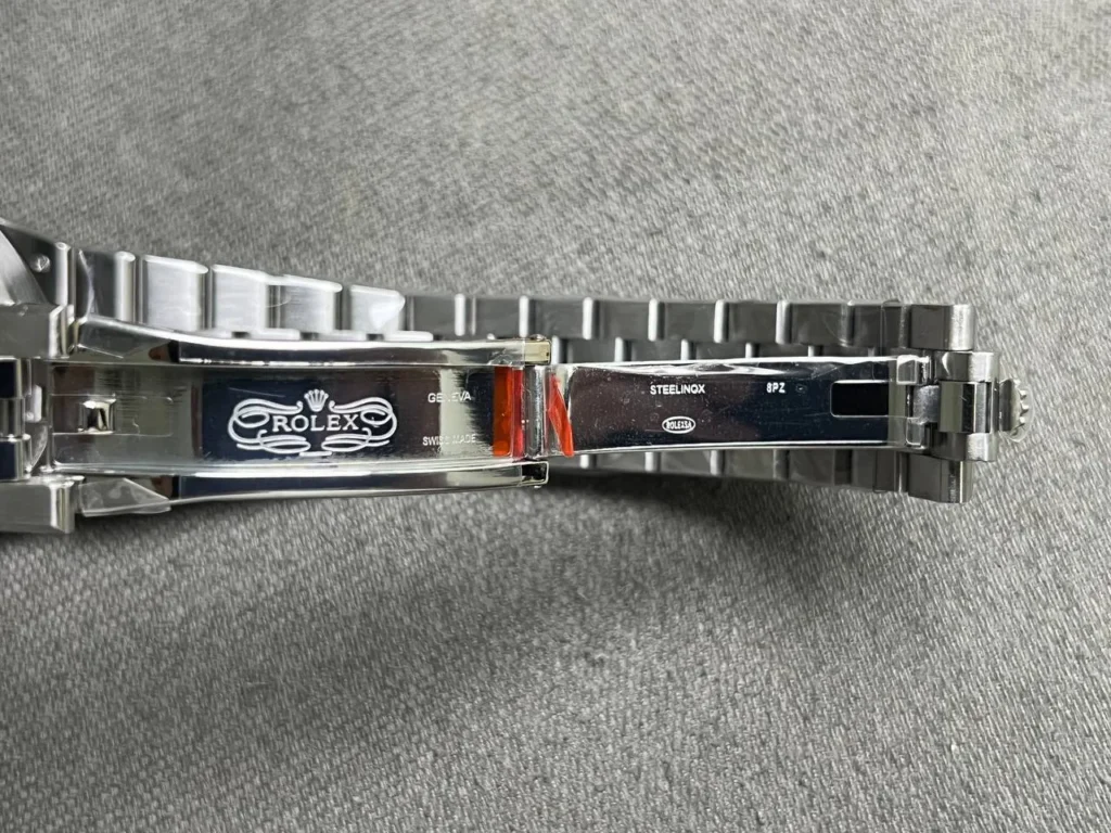 Super Clone Rolex Land-Dweller 40 mm Stainless Steel (2025) — clasp and links