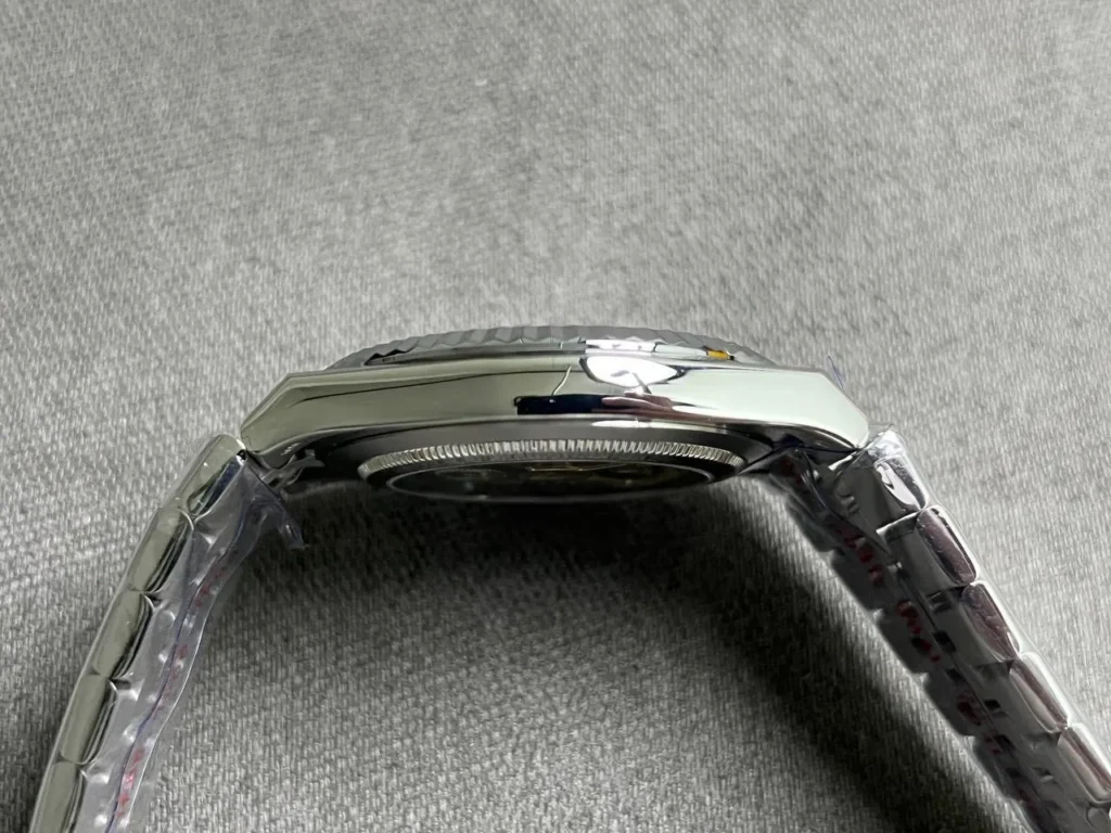 Super Clone Rolex Land-Dweller 40 mm Stainless Steel (2025) — movement / caseback view
