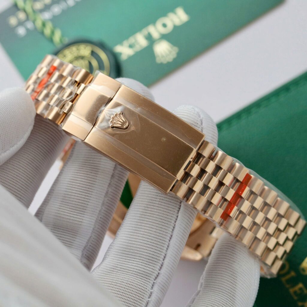 Super Clone Rolex Sky-Dweller Blue Dial 336935 (Jubilee) — bracelet detail