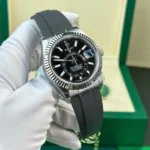 Super Clone Rolex Sky-Dweller Bright black Dial 336239 — case and bezel