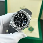 Super Clone Rolex Sky-Dweller Bright black Dial 336239 — bracelet detail