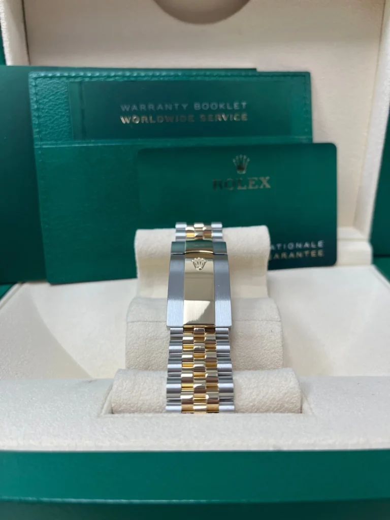 Super Clone Rolex Sky-Dweller Bright black Dial 336933 Jubilee — clasp and links