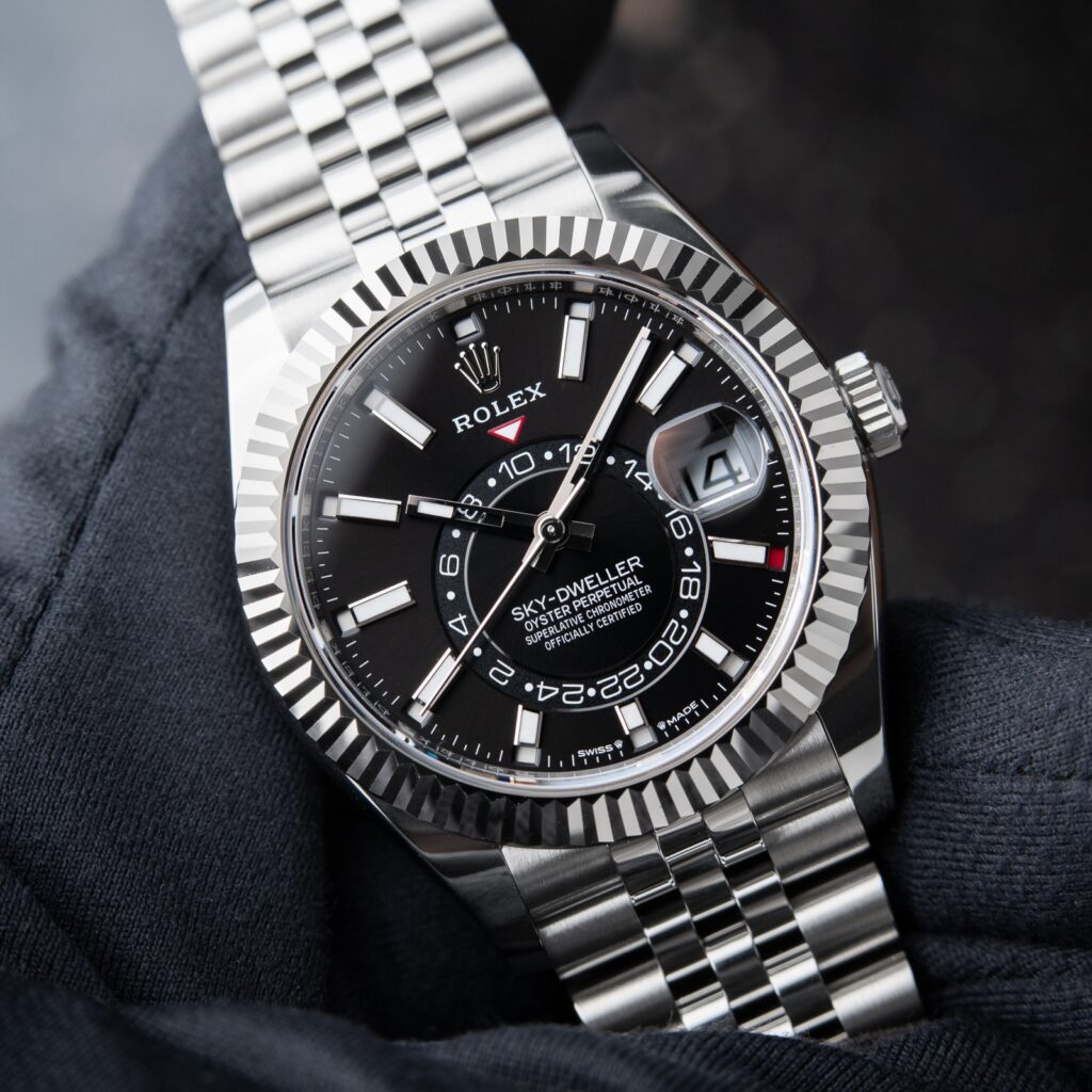 Super Clone Rolex Sky-Dweller Bright black Dial 336934 Jubilee — dial close-up