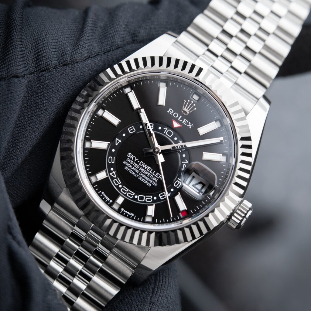 Super Clone Rolex Sky-Dweller Bright black Dial 336934 Jubilee — clasp and links