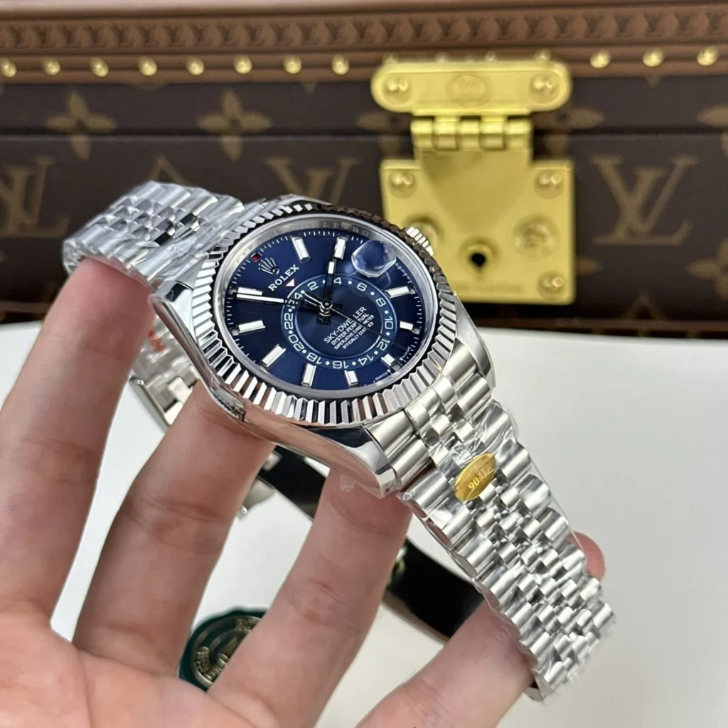 Super Clone Rolex Sky-Dweller Bright blue Dial 336934 Jubilee — case and bezel
