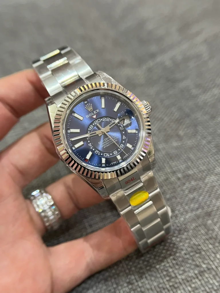 Super Clone Rolex Sky-Dweller Bright blue Dial 336934 Oyster — dial close-up