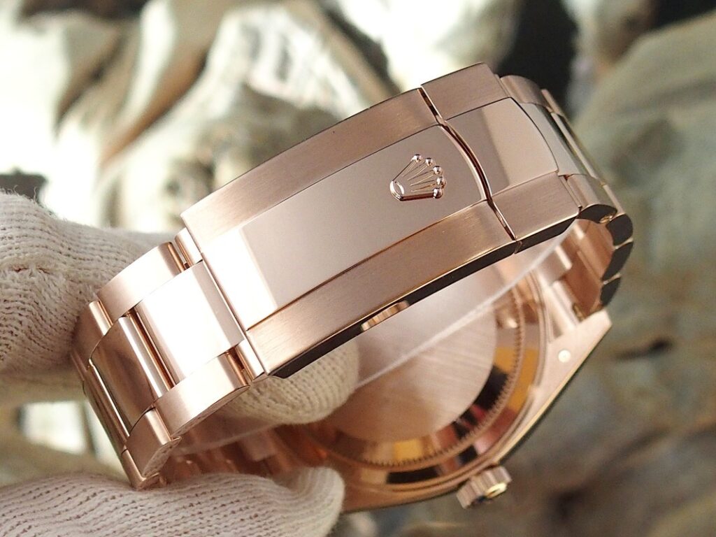Super Clone Rolex Sky-Dweller Chocolate Dial 336935 — bracelet detail