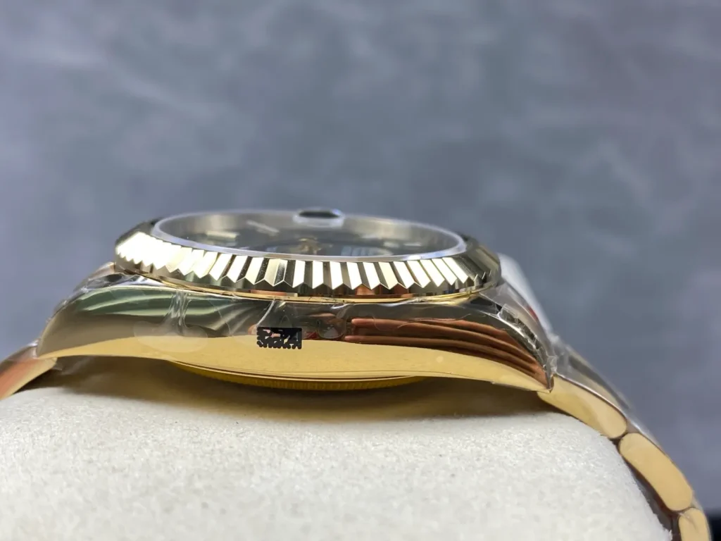 Super Clone Rolex Sky-Dweller Green Dial 336938 (Oyster) — clasp and links
