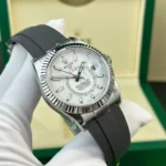 Super Clone Rolex Sky-Dweller Intense white Dial 336239 — bracelet detail