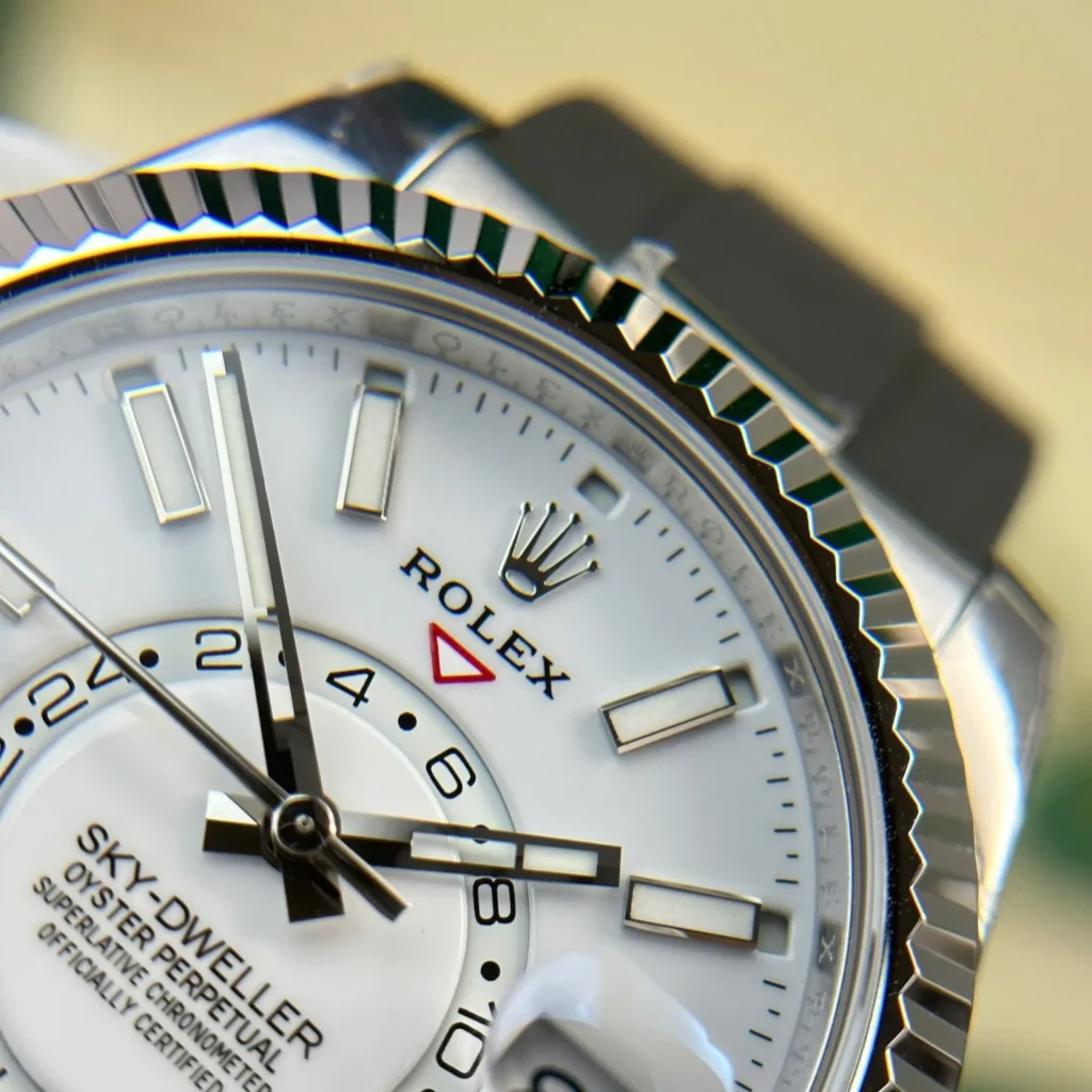 Super Clone Rolex Sky-Dweller Intense white Dial 336239 — clasp and links
