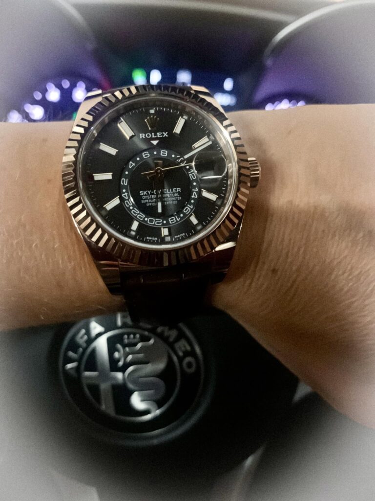 Super Clone Rolex Sky-Dweller Intense white Dial 336938 — case and bezel