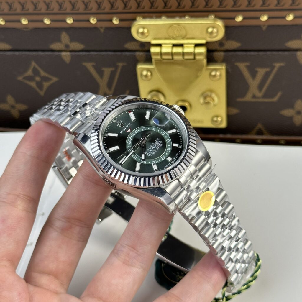 Super Clone Rolex Sky-Dweller Mint green Dial 336934 Jubilee — dial close-up