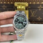 Super Clone Rolex Sky-Dweller Mint green Dial 336934 Jubilee — case and bezel