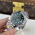 Super Clone Rolex Sky-Dweller Mint green Dial 336934 Jubilee — bracelet detail