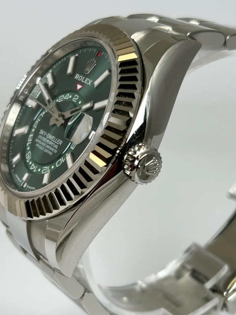 Super Clone Rolex Sky-Dweller Mint green Dial 336934 Oyster — bracelet detail