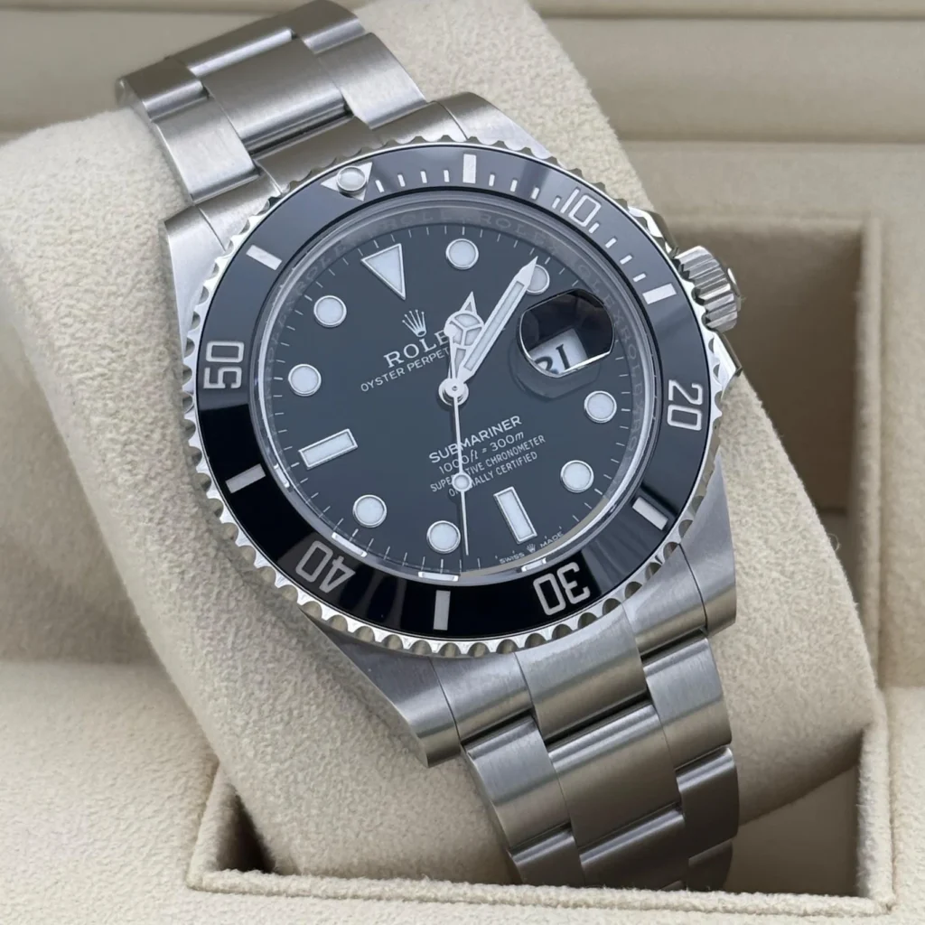 Super Clone Rolex Submariner Black Dial 126610LN — case and bezel