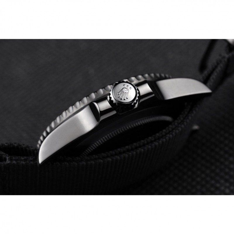 Super Clone Rolex Submariner Black Dial REP016826 — movement / caseback view