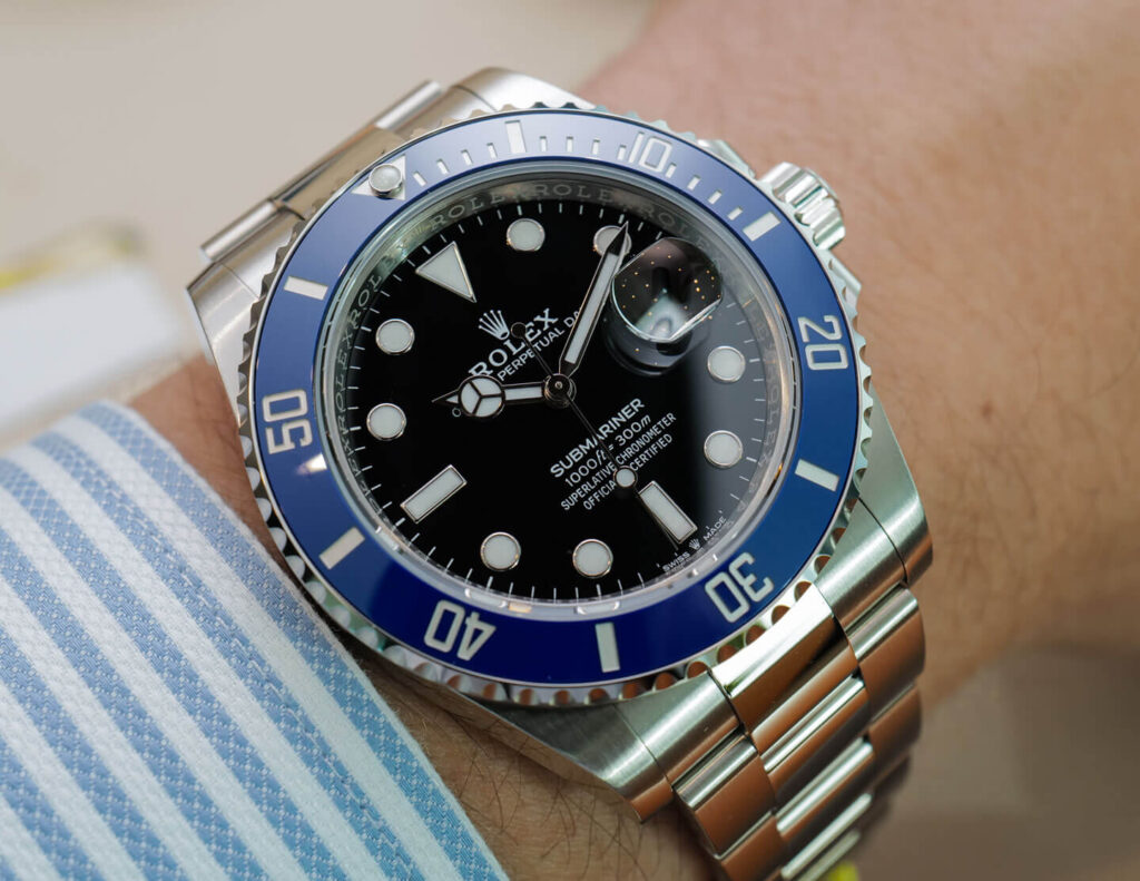 Super Clone Rolex Submariner “Cookie Monster” Black Dial 126619LB — bracelet detail