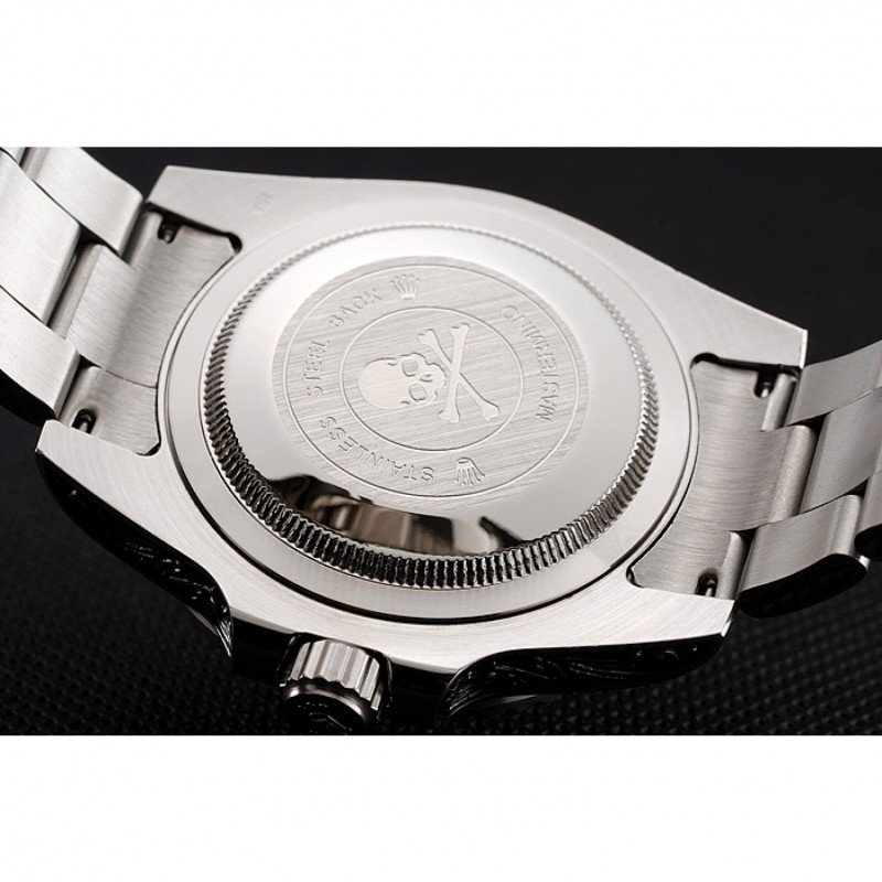Super Clone Rolex Submariner Green Dial 1454079 — on leather display