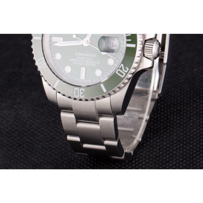 Super Clone Rolex Submariner Green Dial Mechanism-SRL51 — on leather display