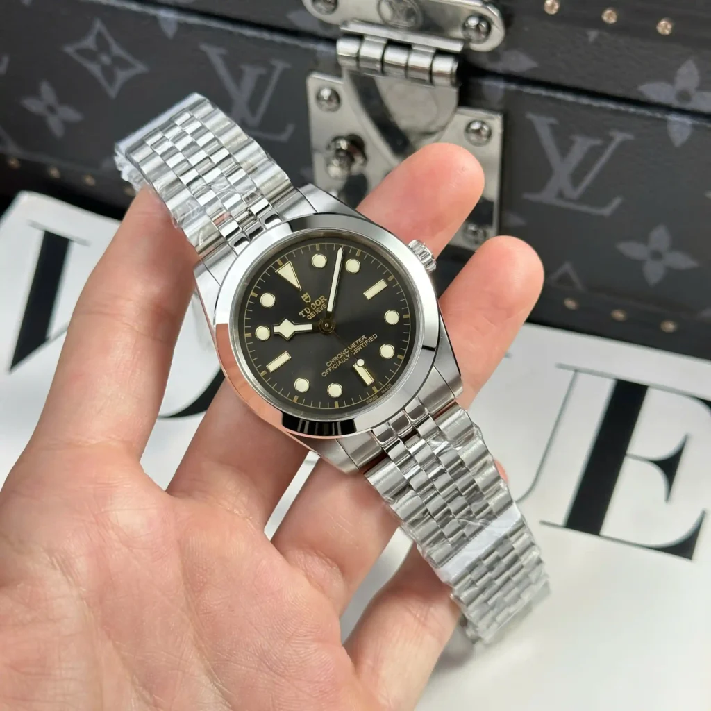 Super Clone Tudor Black Bay M79660-0001 39mm — dial close-up
