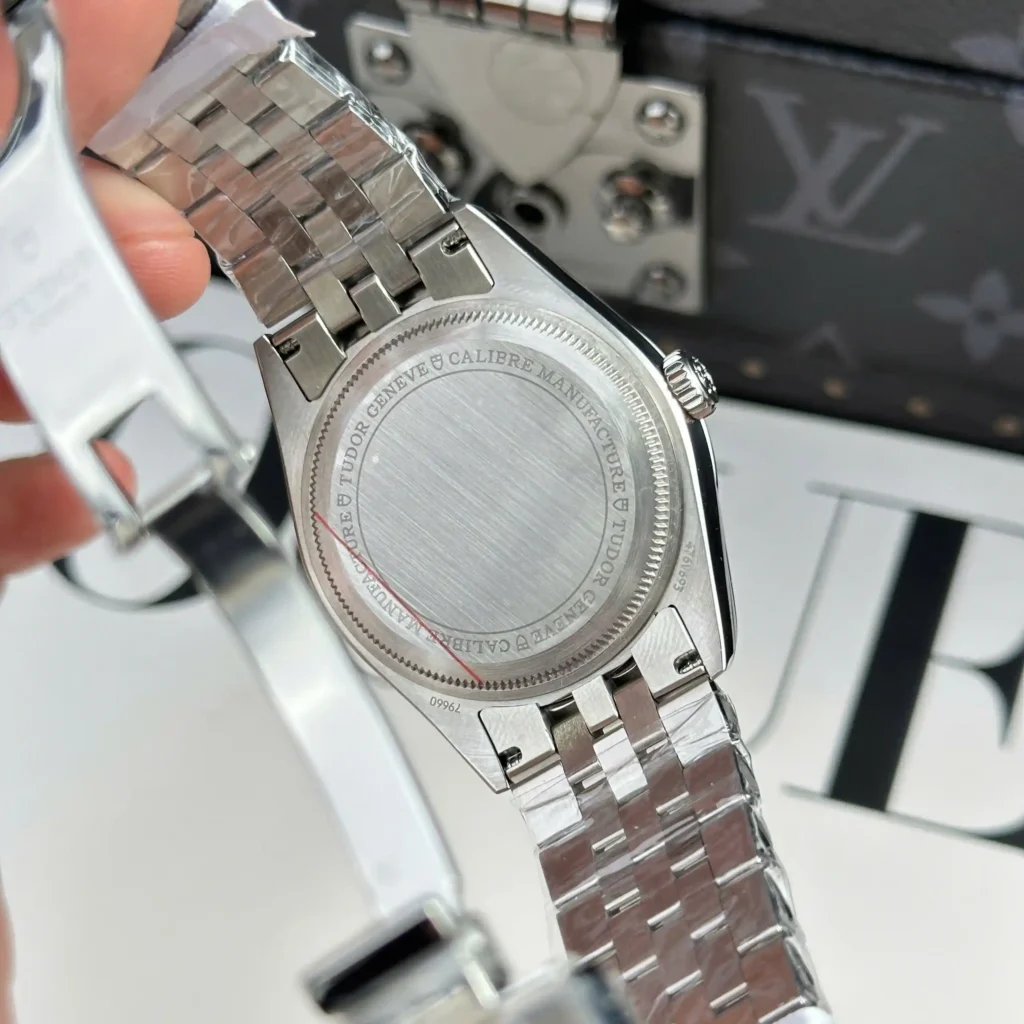 Super Clone Tudor Black Bay M79660-0001 39mm — movement / caseback view