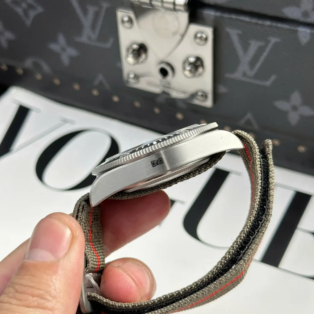 Super Clone Tudor Pelagos FXD Black 25717N 42mm Titanium – — movement / caseback view
