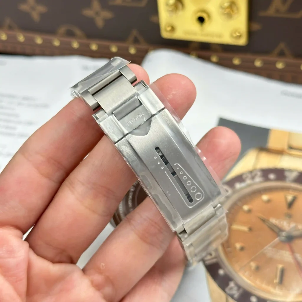 Super Clone Tudor 42mm Titanium — view 11