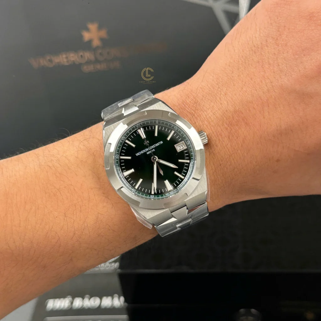 Super Clone Vacheron Constantin Overseas 4500V/110A-B483 41mm Green Dial — view 9