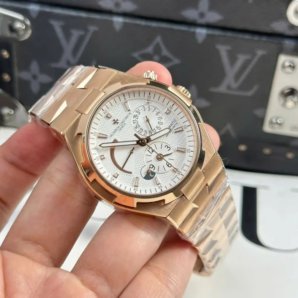 Super Clone Vacheron Constantin Overseas Dual Time 47450 42mm White Dial — dial close-up