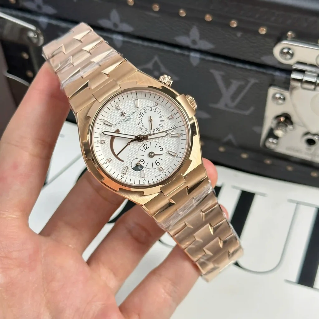 Super Clone Vacheron Constantin Overseas Dual Time 47450 42mm White Dial — clasp and links