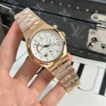 Super Clone Vacheron Constantin Overseas Dual Time 47450 42mm White Dial — clasp and links