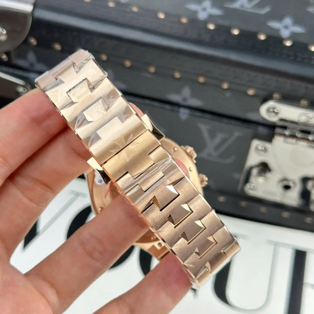Super Clone Vacheron Constantin Overseas Dual Time 47450 42mm White Dial — movement / caseback view