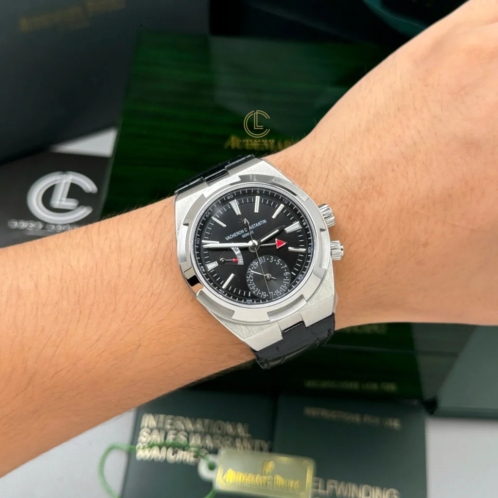 Super Clone Vacheron Constantin Overseas Dual Time 7900V 41mm Black Dial Steel — view 11