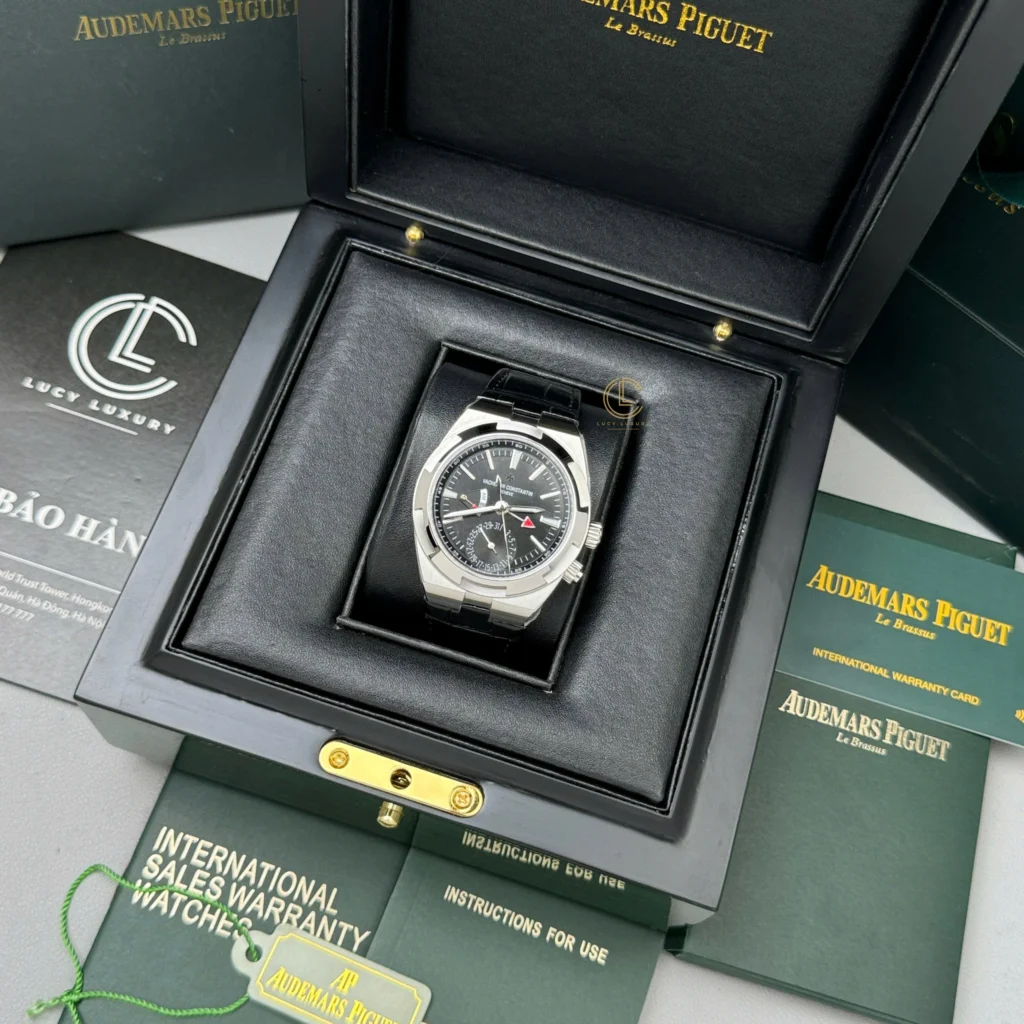 Super Clone Vacheron Constantin Overseas Dual Time 7900V 41mm Black Dial Steel — dial close-up
