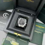 Super Clone Vacheron Constantin Overseas Dual Time 7900V 41mm Black Dial Steel — dial close-up