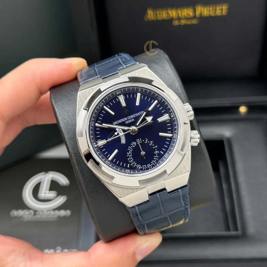 Super Clone Vacheron Constantin Overseas Dual Time 7900V 41mm Blue Dial — dial close-up