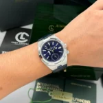 Super Clone Vacheron Constantin Overseas Dual Time 7900V 41mm Blue Dial — side profile