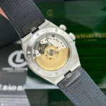 Super Clone Vacheron Constantin Overseas Dual Time 7900V 41mm Blue Dial — clasp and links
