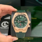 Super Clone Vacheron Constantin Overseas Dual Time 7900V 41mm Green Dial Rose Gold — bracelet detail