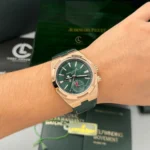Super Clone Vacheron Constantin Overseas Dual Time 7900V 41mm Green Dial Rose Gold — clasp and links