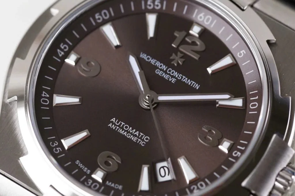 Super Clone Vacheron Constantin Overseas Gray Dial Number Roman 42mm — case and bezel
