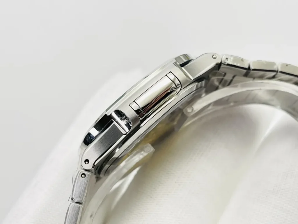 Super Clone Patek Philippe Nautilus 7118/1A-011 35.2mm Gray Dial Steel – Swiss SuperClone