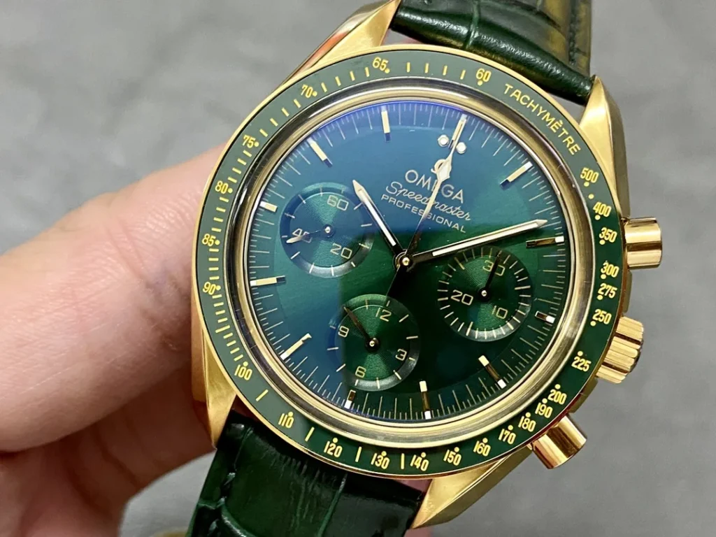 Super Clone Omega Speedmaster Moonwatch Professional 42mm 310.63.42.50.10.001 Green Dial Yellow Gold – Swiss SuperClone